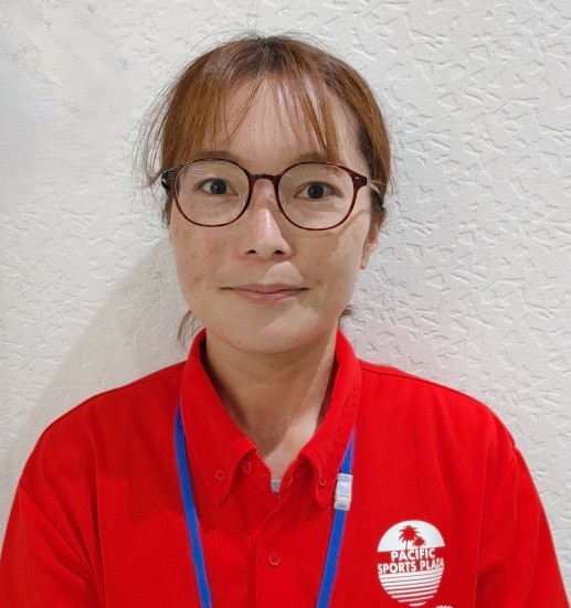 フロント　荒井